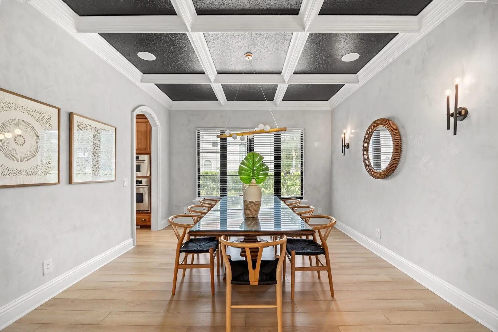 The Sophisticated Estate — photo 8